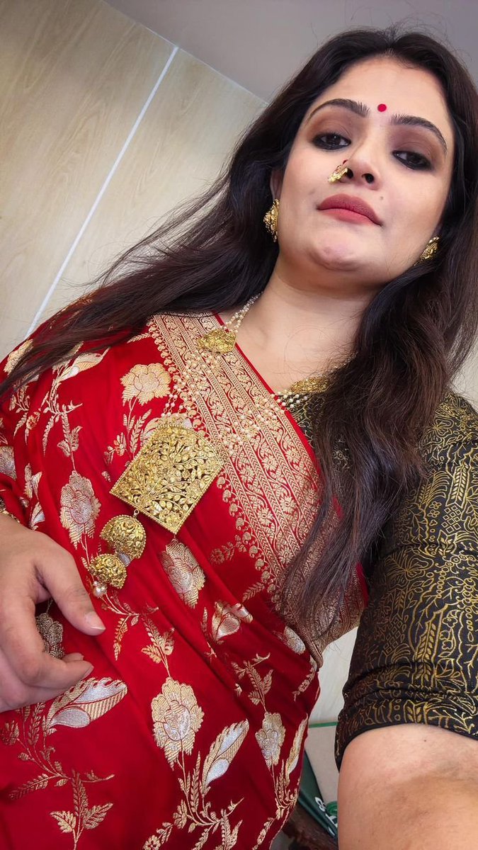 HighVoltagbhabi's tweet photo. जैसे औरते के सर पे बाल ना हो,, खूबसूरती अधूरी लगती है,, और जिस चू()त पे घने बाल ना हु,, उस चू()त की खूबसूरती अधूरी लगती है,,, https://t.co/IIhxKnTBF1