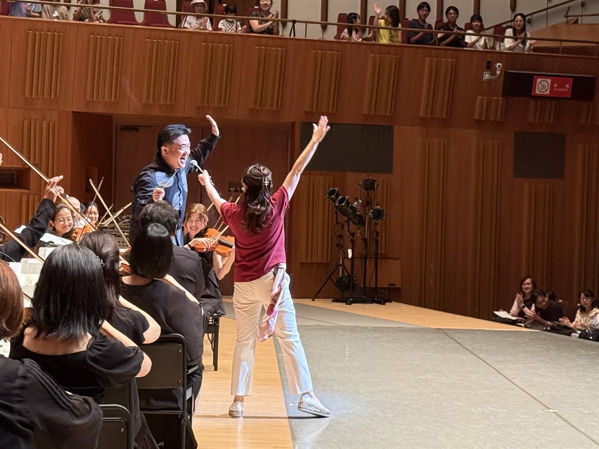 Japanphil's tweet photo. 本日の公演は終了いたしました！
第3部の「だれにだってお誕生日」から、オーケストラメンバーの「はーい！」をご紹介
8月：ヴァイオリン竹歳夏鈴（バースデーガール）、チェロ篠原和仁、コントラバス鈴村優介
9月：園田マエストロ
12月：ヴァイオリン谷﨑大起
明日はみなとみらい公演！最終日です！ https://t.co/xMC5LUEocC