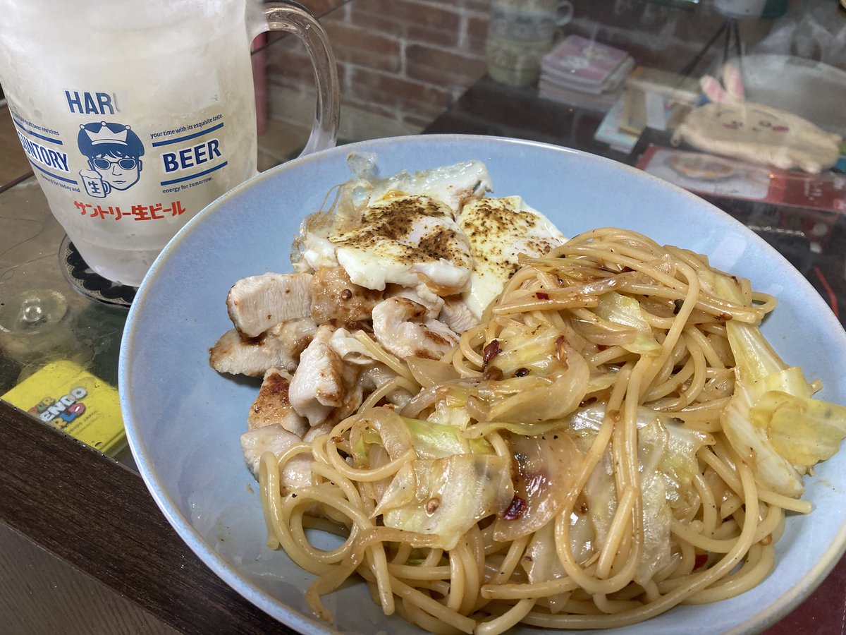 harurusolo's tweet photo. たまにはワンプレートが流行り＼＼\\٩( 'ω' )و //／／
とりあえずパスタと鶏胸肉主菜、この中に卵にブロッコリーが最強四天王。
あとは好きなお野菜と海鮮系があればベスト！！

#料理好きな人と繋がりたい 
#料理記録
#おうちごはん https://t.co/m4K2qZrVvp