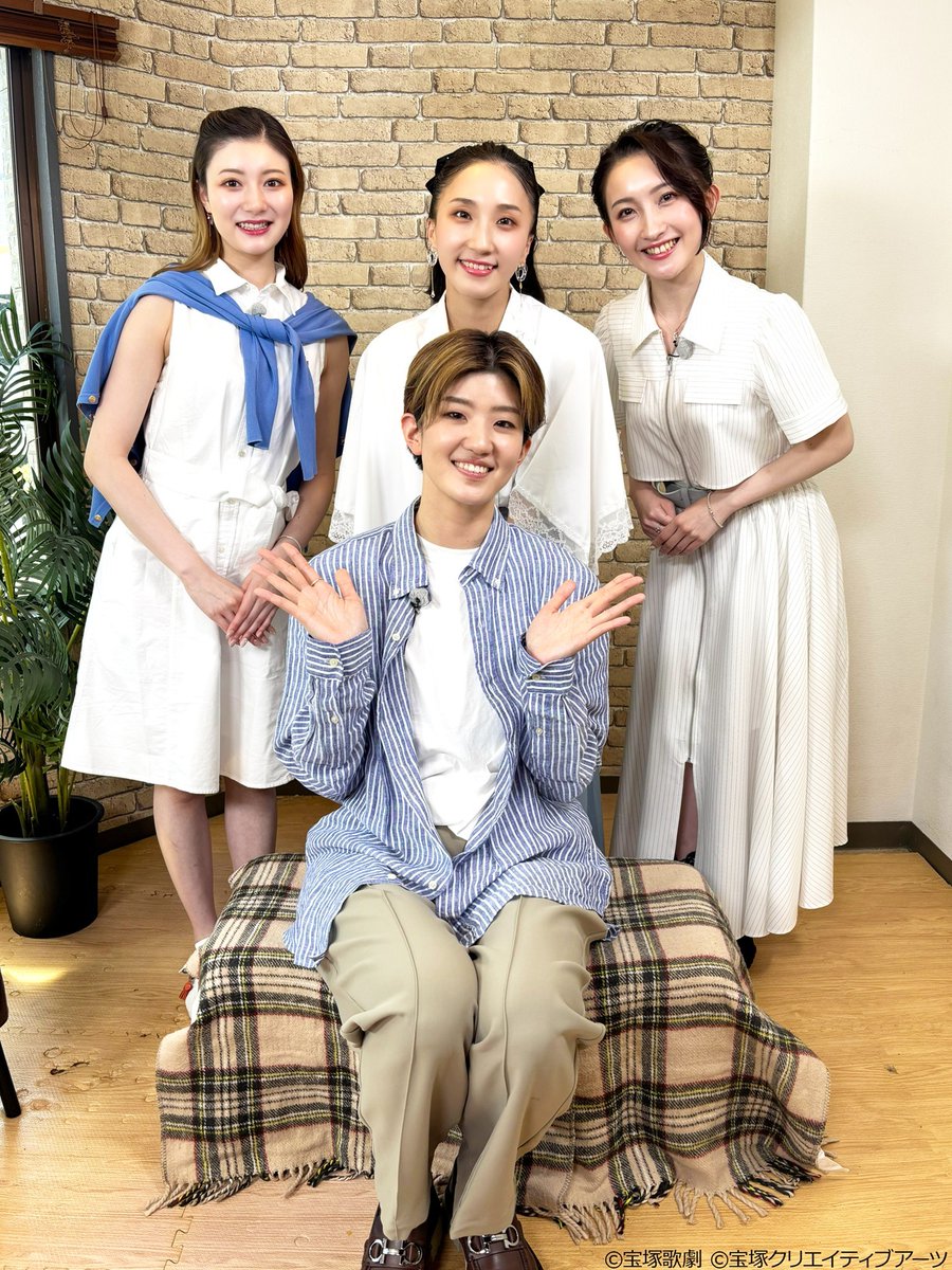 skystage_info's tweet photo. .˚⊹⁺‧CAST＃50～礼華はる side-B～‧⁺ ⊹˚.
＼明日、8月3日(月)23:30～初回放送！／
今月は、月組・礼華はるのside-Bをお届け！
香りのものに目がない礼華が、月組の娘役、咲彩いちご、静音ほたる、乃々れいあとともに、自分だけの理��の香りを追及するオリジナルのファブリック���スト作りを楽しみます✨