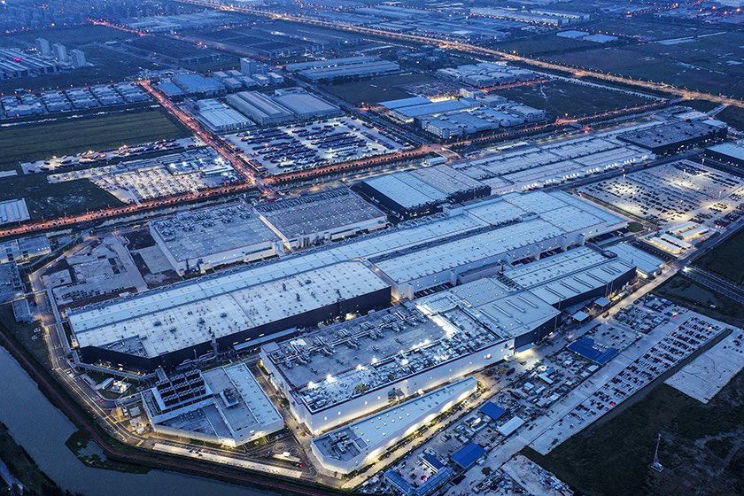 tslaming's tweet photo. According to Tesla VP Tao Lin, the Shanghai Gigafactory works with more than 400 Chinese suppliers, and over 60 of them also supply parts to Tesla's international plants 🔥

She also mentioned that Chinese suppliers provide over 95% of the parts for the Model 3 and Model Y vehicles built in Shanghai 🔥