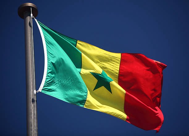 aminatatoureklk's tweet photo. Au Sénégal il est clair et net que « Nul ne peut faire plus de deux mandats consécutifs de 5ans ». Ce sont des dispositions constitutionnelles intangibles qui ne font l’objet d’aucun débat. 
En avant pour l’implantation de notre parti  Kiiraay dans tout le Sénégal et la Diaspora! https://t.co/AK9LlhubrH