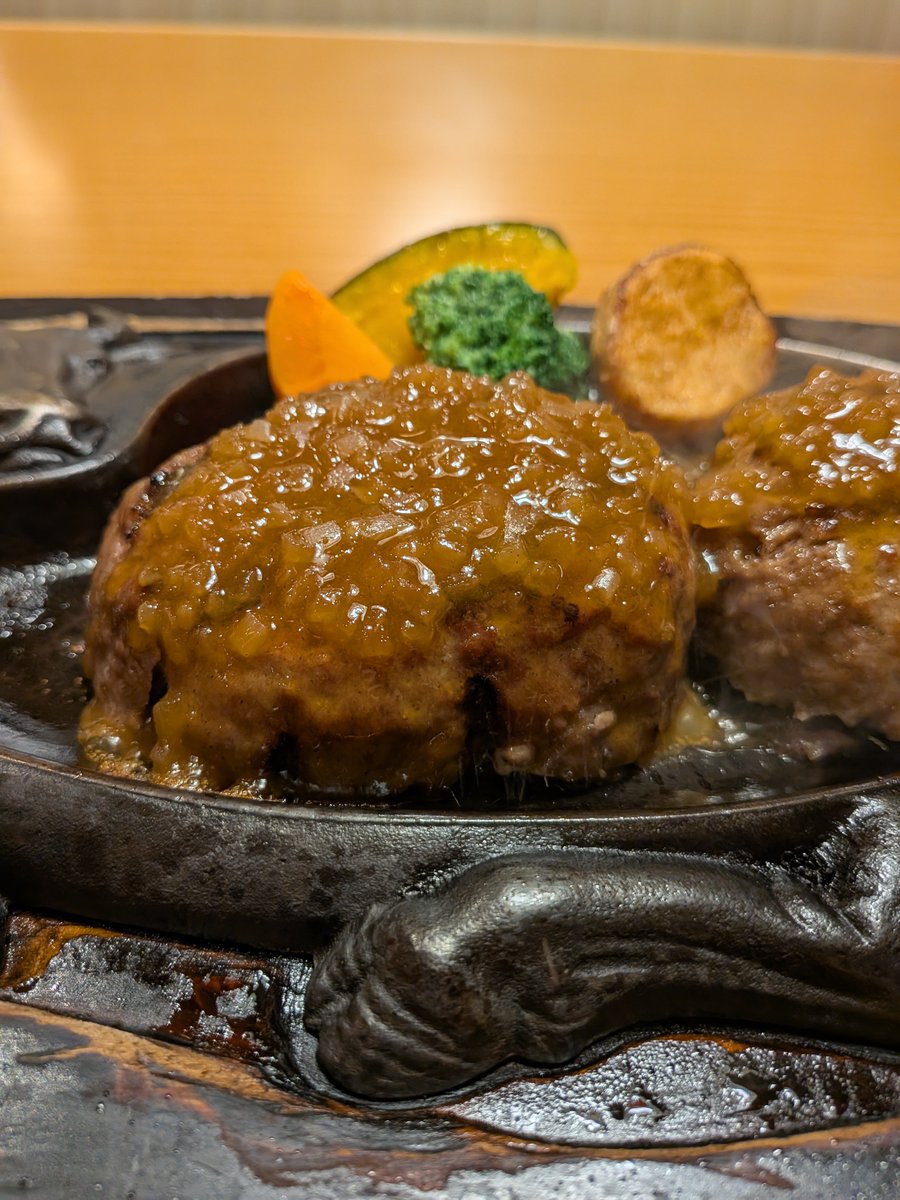 CongCong4649's tweet photo. 一度食べてみたかったハンバーグの店「さわやか」
そうココは静岡県。遠かったわ〜🍺 https://t.co/tEJWkYksdV