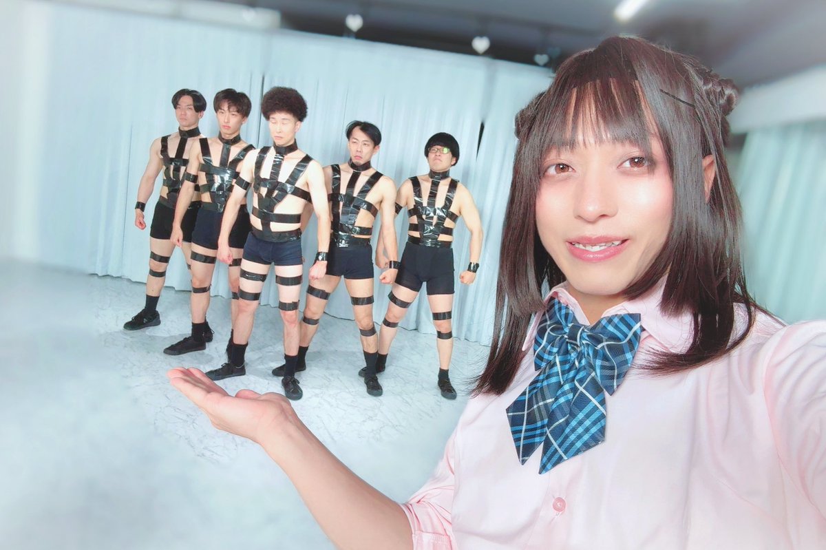 RAB_ZOMAYAKA's tweet photo. 今回も監督がやってくれました👏
最高の更新、おめでとうございます🎊
投稿から1日ですでに15万再生👏

プロが『HOT LIMIT』踊ってみた
https://t.co/jXYHj62dhe https://t.co/G5F68CkPyA