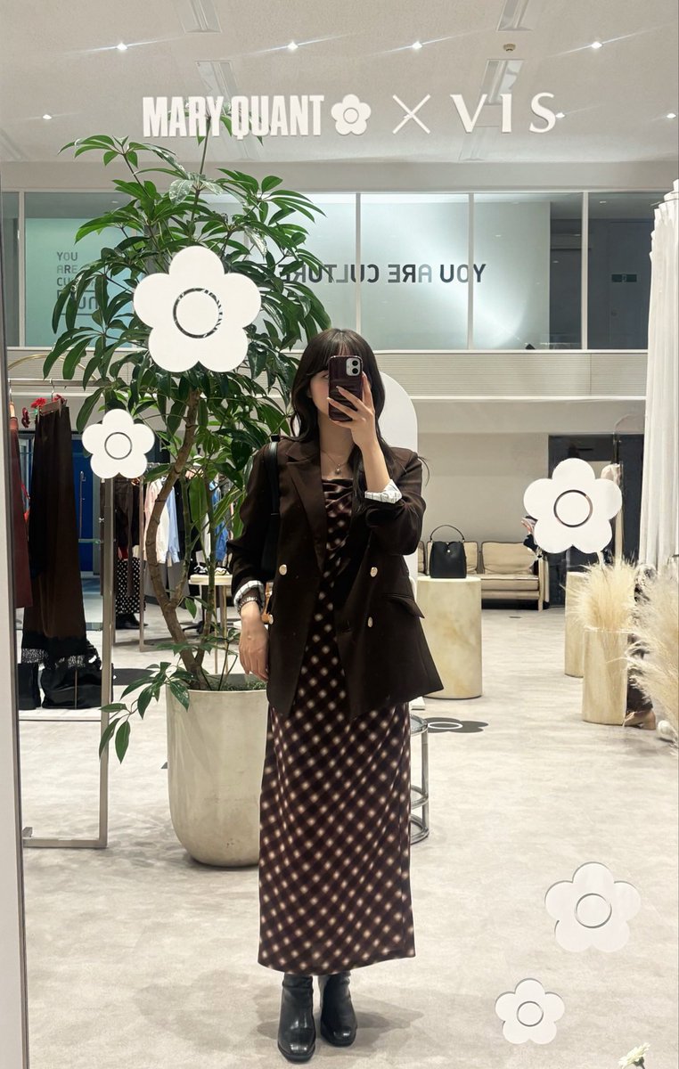 suiillk's tweet photo. ご招待いただいてVIS×MARY QUANTコラボの展示会へ︎✿
このチェックワンピがどタイプすぎた...！ https://t.co/x50r5oFqL2