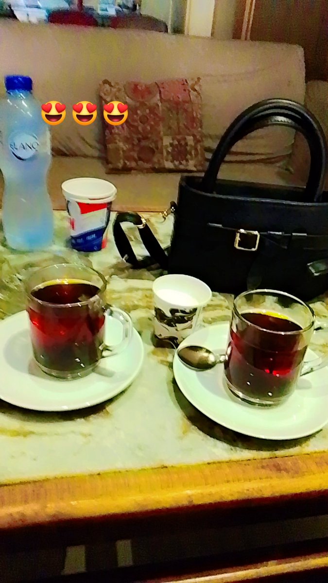 Shymaa799's tweet photo. كل خروجة نكون بنفكر نجرب مكان جديد وحاجة جديدة والاخر نفس الطقس نفس المكان في نفس النفس تشربوا أي ؟؟

شاي ☺️
@shekolatam https://t.co/6RfU1VlDU8