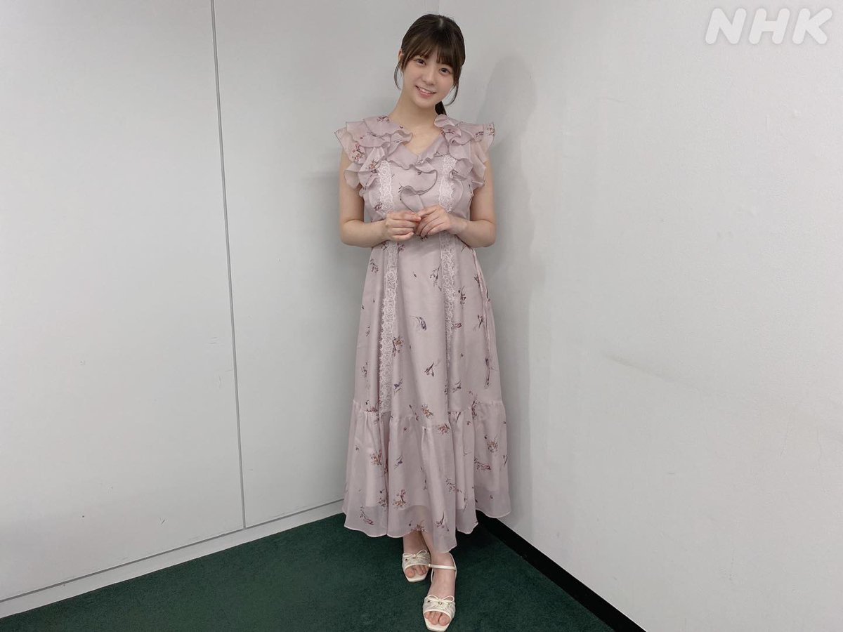 nhk_radirer's tweet photo. ⋱💙 #冨里奈央 ちゃん💙⋰
👗#らじらーファッションチェック 👗

藤森「夏らしい！かわいい～！絵にかいたような夏の女の子！」
冨里「レースもあるし、お花も色々と！ピンクの服って着ないんですけど、大人なおなおで！」

🌸同時配信はこちら🌸
https://t.co/x5sTKBxIQH
#nhkらじらー #乃木坂46 https://t.co/ucu6TWbFTX