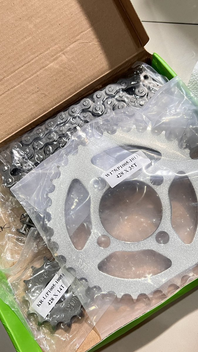 505lost_'s tweet photo. skrng gwah mengerti kenapa gwah belum di kasih rezeki buat beli mobil.. beli spare parts/genuine parts motor aja udh ngeluh mahal dengan menurut kita yang "gini doang" 🫪
#staypositif🥰 https://t.co/C6JmNEmI9j