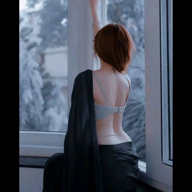 fezankhan43's tweet photo. شاخِ گل ہے کہ کمر باد سے لچکےِ ہے تریِ 
ارے دلنشی اتنی بھی نازک بدنیِ خوب نہیں.. https://t.co/Knx4bUaCsR