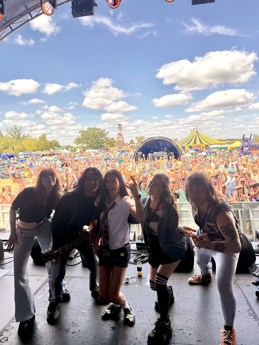CourtneyHadwin's tweet photo. App fest you were sick !!! https://t.co/WT05Qs1EdU