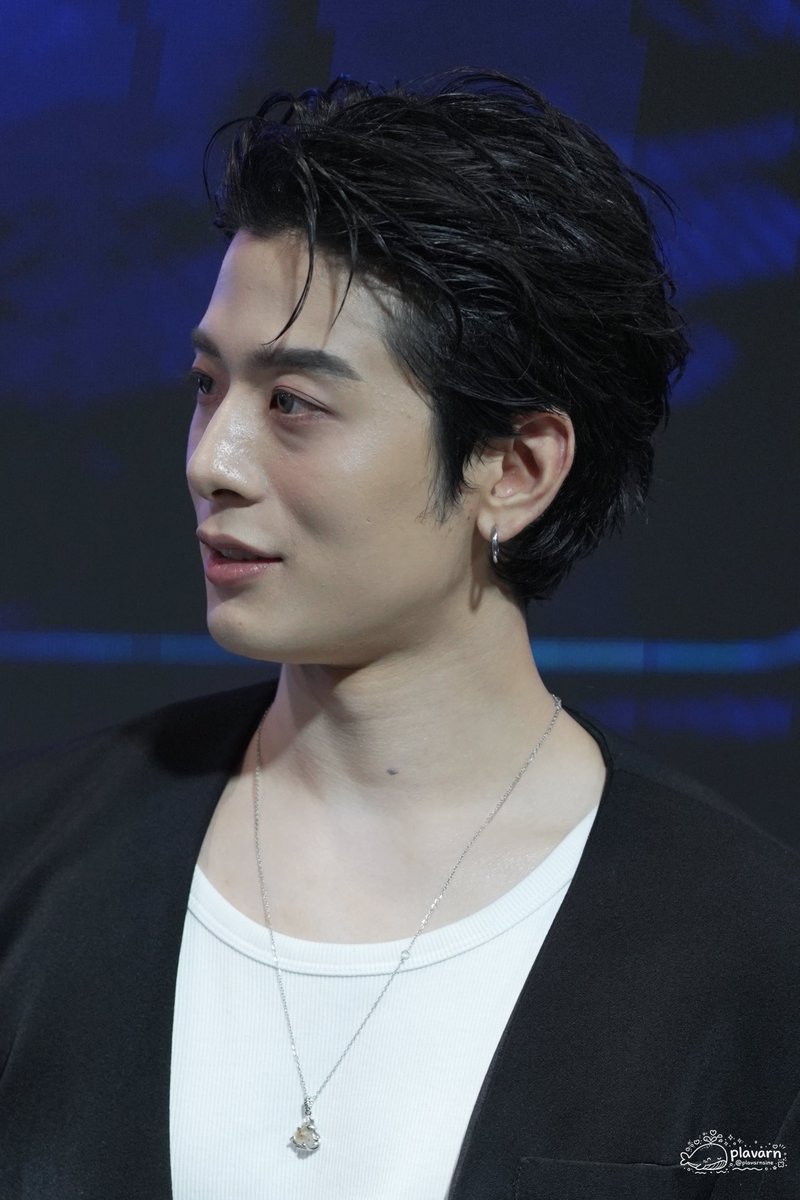 plavarnsine's tweet photo. รูปแรกเหมือน Vampire เลย แต่รูป 2 ตาแป๋วมาก 😅

SVRN WUWA GAME TALK #HOLOGRAPHICOVERDRIVE2026xSVRN
#AISeSportsxWuWa 
#SVRN  #SOVEREIGN https://t.co/hmnKe88dTv