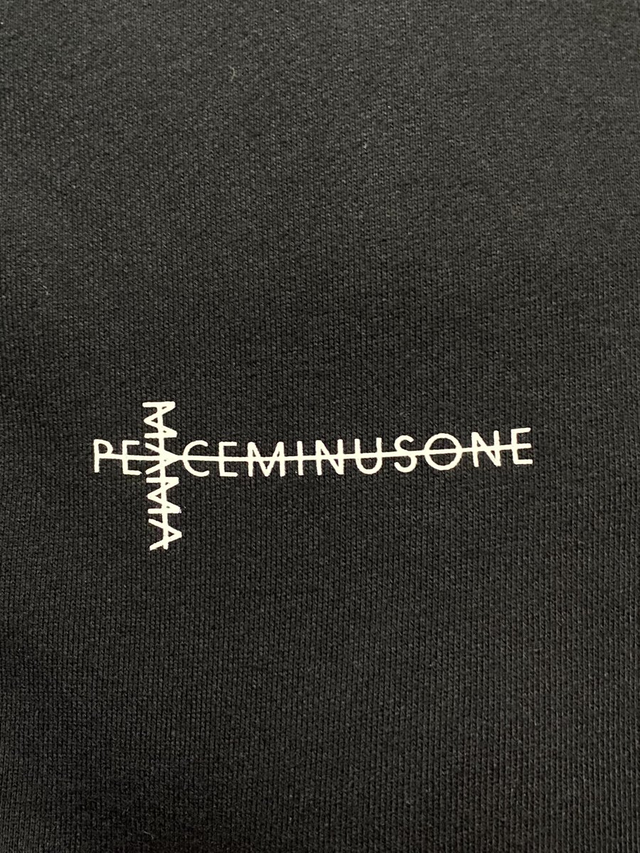 jaredmusaaa's tweet photo. PUTANGINAAAAA!! THANK U THRIFT GODS!!

PEACEMINUSONE X MAMA 2025 HOODIE!! https://t.co/JaLoKrhyST