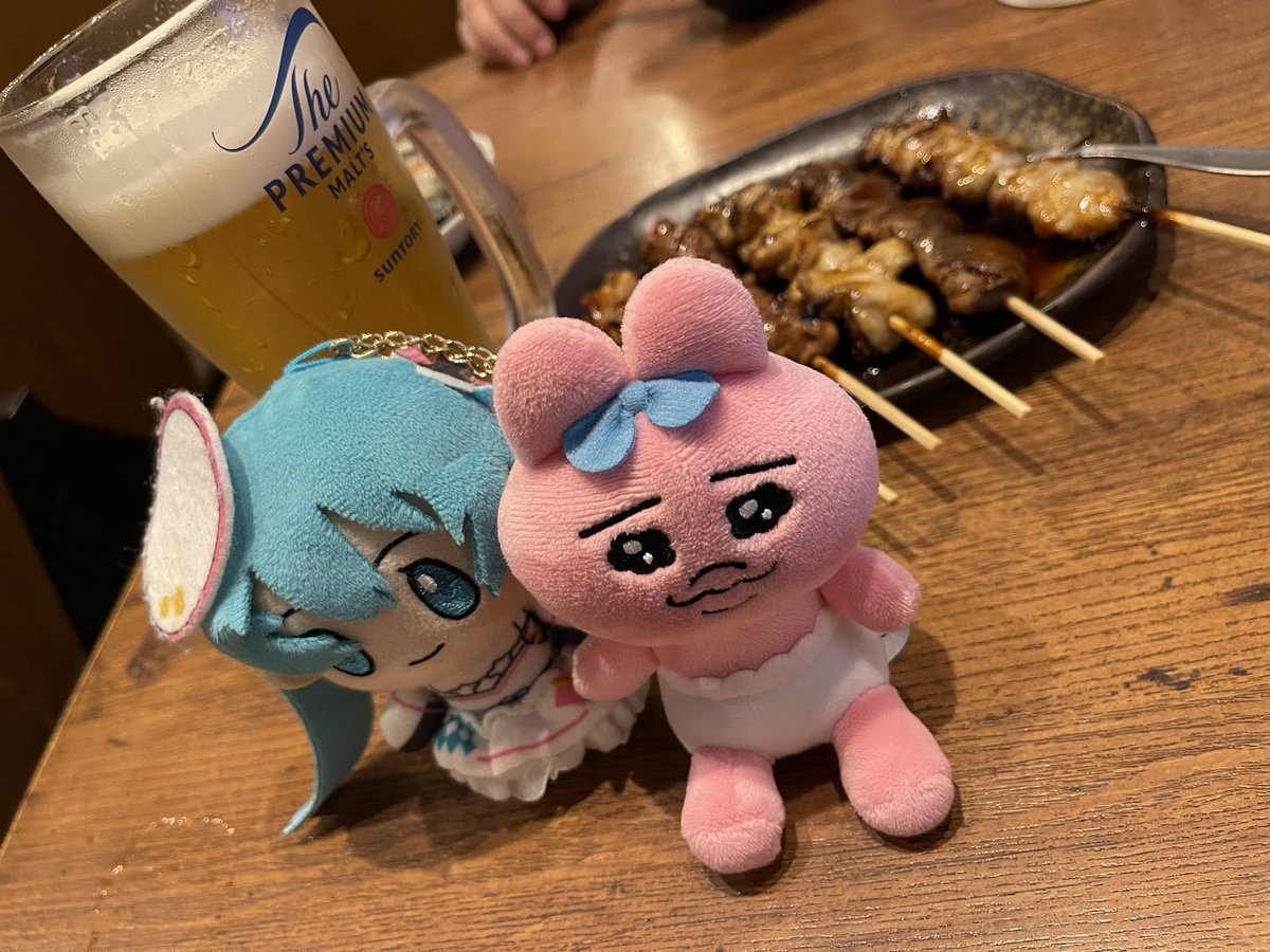 RuiPRS20220614's tweet photo. 今日の日曜日はチキンでちゅ🍻
#おぱんちゅうさぎ https://t.co/9Bq4zbYzO6