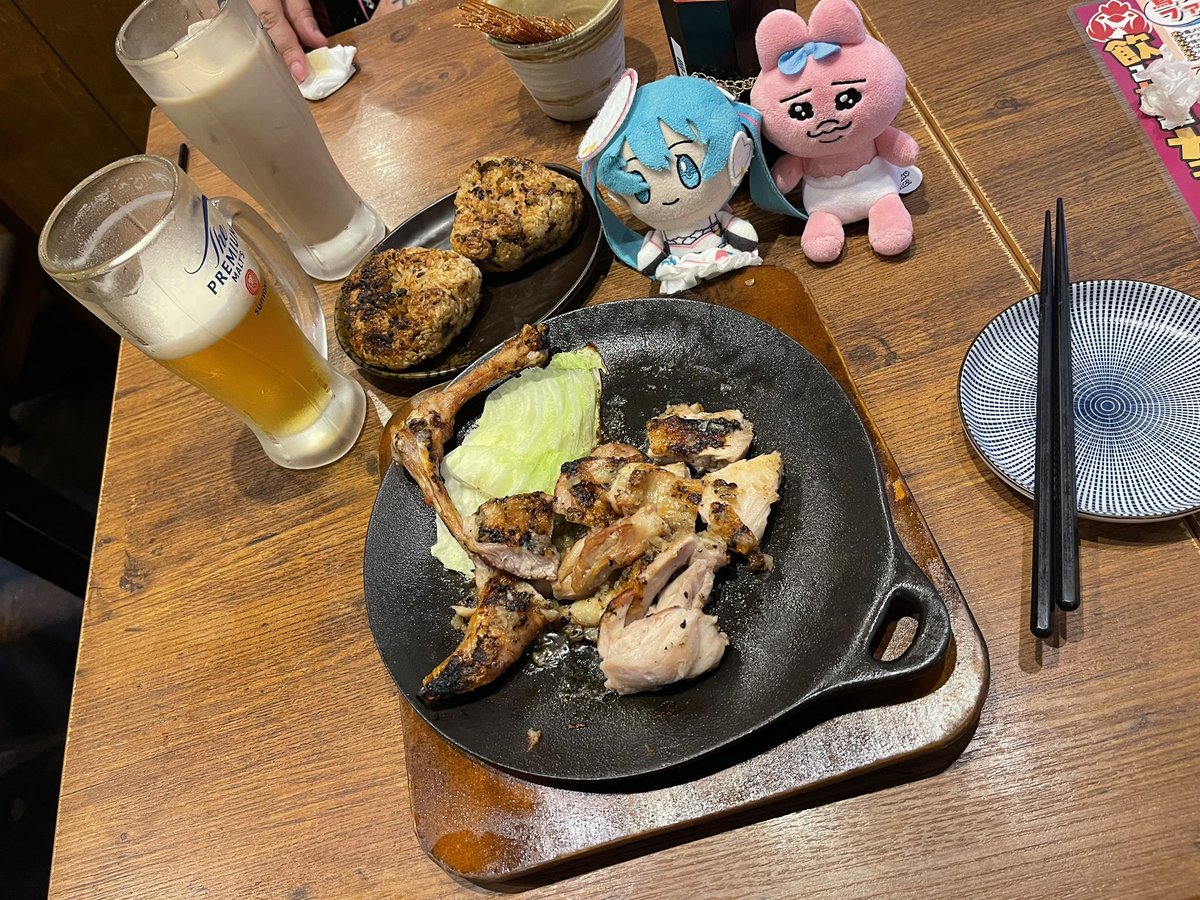 RuiPRS20220614's tweet photo. 今日の日曜日はチキンでちゅ🍻
#おぱんちゅうさぎ https://t.co/9Bq4zbYzO6
