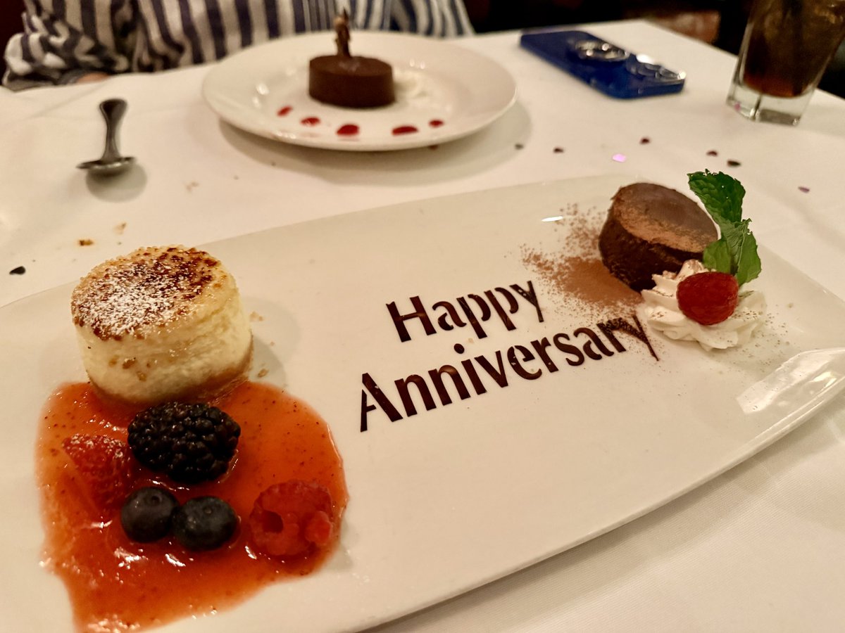 MBenzJ's tweet photo. @CapitalGrille #generouspour &amp; #happyanniversary https://t.co/MkE4a9hK2j