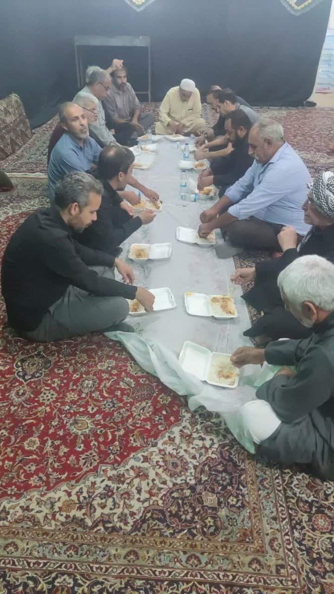 del86637's tweet photo. بگذار جهان ببیند، در نبود مرزهای خاکی،
 مرزهای شوق چه حماسه ای می آفرینند؛ 
کاروانی که از دل تهران، مشهد، قم و اصفهان،
 کربلا را دور میزند و به آسمان میرسد.
#یا_لثارات_الحسین 
#مکتب_حسین https://t.co/Wnrf6N8o1P