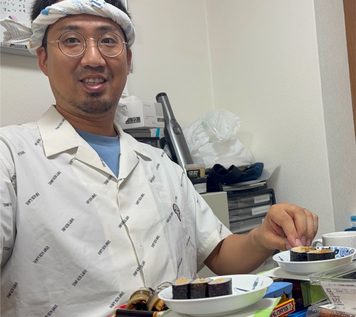 Dr_Hockt's tweet photo. スシロー*プラレール

4歳の娘が、欲しいと言ったのに父が買ってくなかった。と、繰り返し言うので、ついに作った。 https://t.co/jxW8kpD8U6