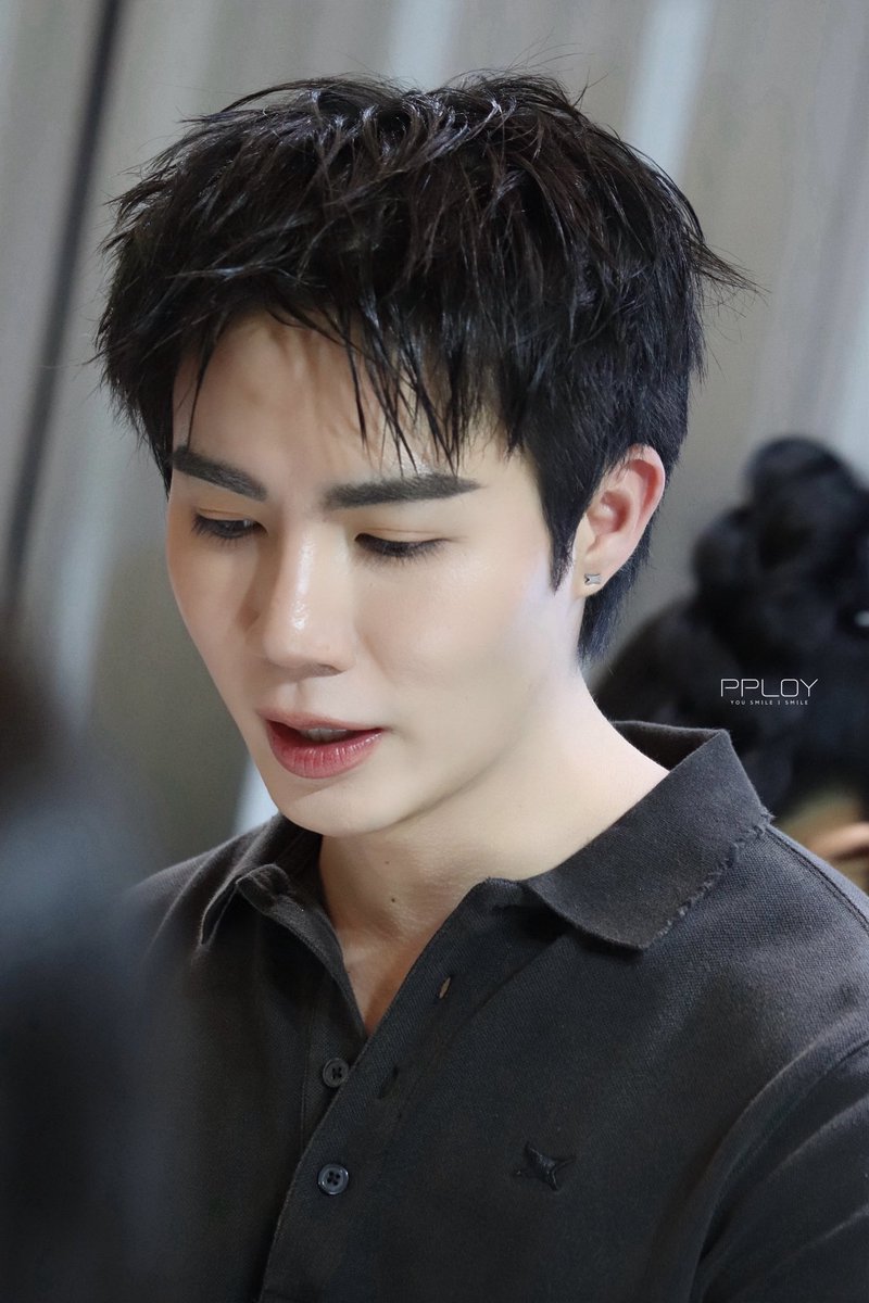 SirilukPts's tweet photo. หล่อ น่ารักมาก🖤

@zee_pruk 
#SUPERSUN 
#SUPERSUNxSIAMCENTER 
#SUPERSUNPOPUP 
#SUPERSUNPOPUPINBKK
#ZeePruk https://t.co/YBDKvtukp8