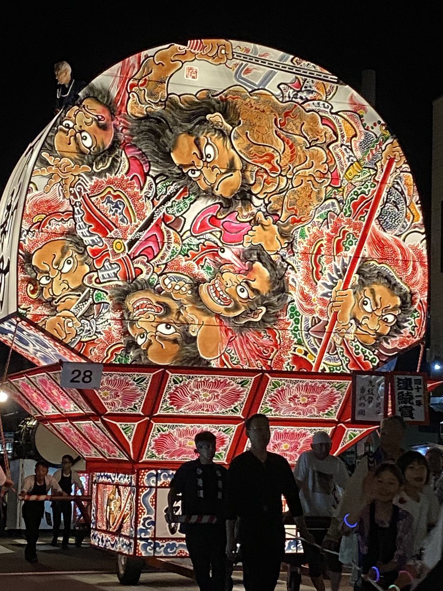 ebechan918's tweet photo. 呑龍さん、本当に素晴らしい！
見送り絵の世界観が最高！
#弘前ねぷたまつり https://t.co/qKqzOrxRdK