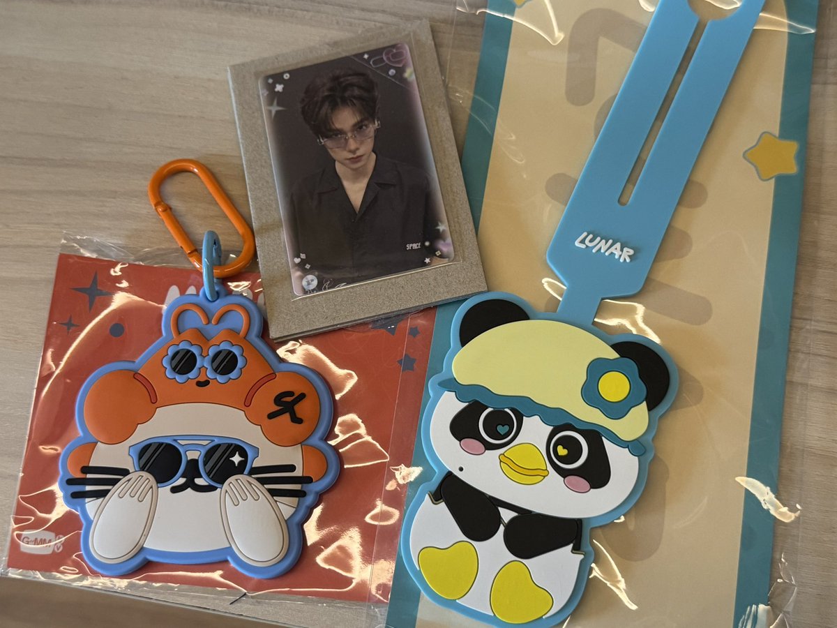 nnnnyjunee's tweet photo. ได้รับของเรียบร้อยค่า หลานน่ารักมั่กๆ เสียดายกระจกพี่เพิ่มหมดซะก่อน ยายเส้า แต่ได้รับเงินคืนจากร้านแล้วค้าบบ ✨

#myqtshop
#งานมหกรรมนิยายนานาชาติ2026xGMMTV https://t.co/NNhTVavDi4