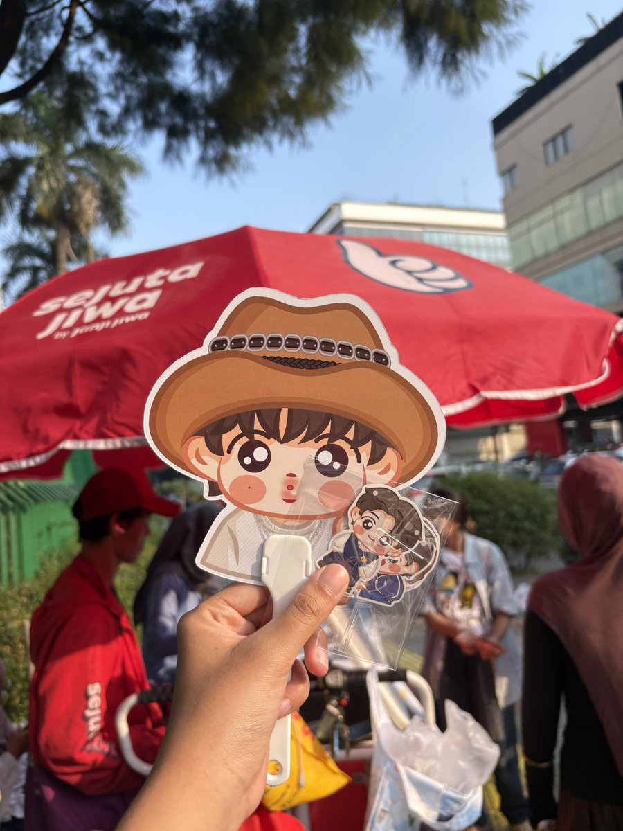 pizzakejuu's tweet photo. thank you💗💗💗@bbyhaeyongie @cxlxrx31 @raincouverz

#ANewChapterBegins #MARKLEEXXVII https://t.co/ZbeR0Q4C3t