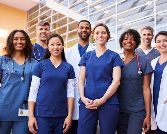 Chloe_AAA1's tweet photo. 5. Healthcare & Caregiving
-Part-time Nurses (RN) & Care Assistants (CNA): 
Severe staffing shortages make part-time medical and senior care roles high-paying, though they require local U.S. licensing.
-Pet Sitters & Dog Walkers: 
Apps like Rover and Wag make it easy to find flexible, local gigs caring for pets.