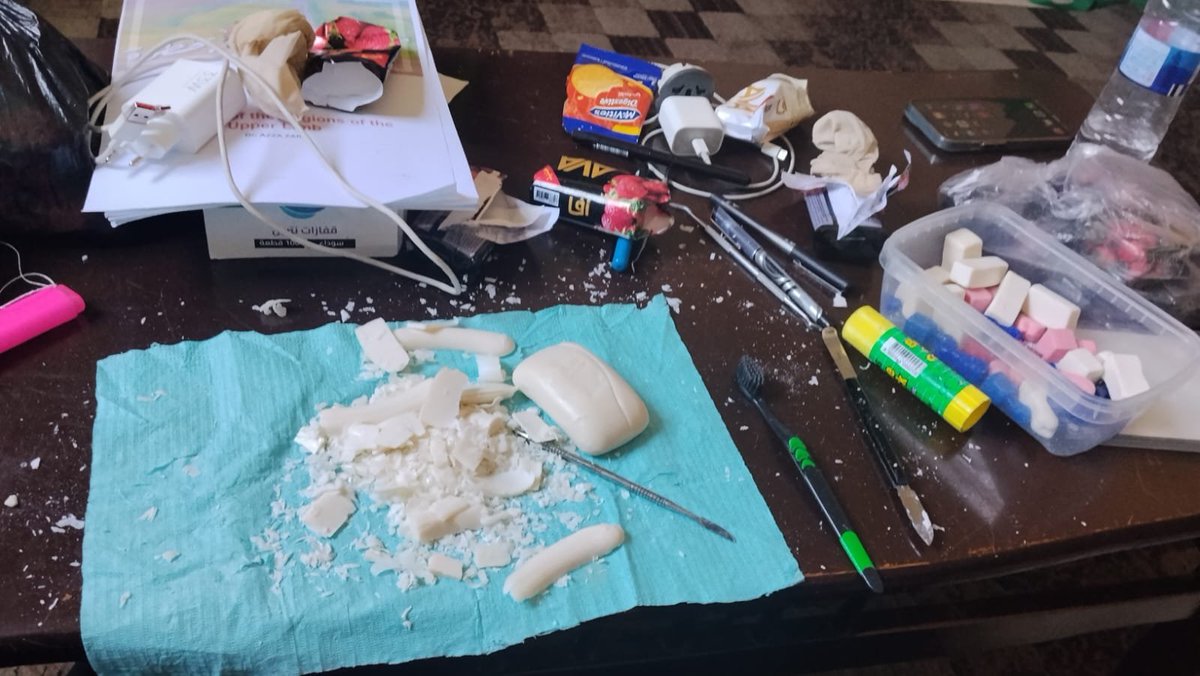 AkSaqer's tweet photo. My dear brother, my dear sister, please help me, even if it's just $20 each, please 😭 I need to achieve my dream, I want to reach my dream 😭😭💔
#Gaza
#FreePalestine 
#Spain
#Holland
#Britain
#Dentist
#Help_me
#America https://t.co/y4bqamaiaS