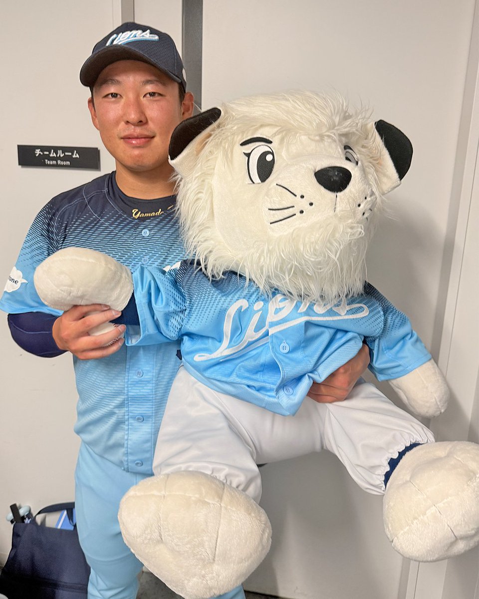 lions_official's tweet photo. 3人で試合を締めました！ 
 
#山田陽翔 投手
 
#seibulions #打破 #圧倒的至近距離 #アオフェス2026 https://t.co/nJEsmA5kXe