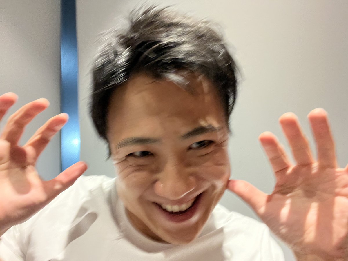 Yy_twi's tweet photo. 恐怖映像

あやされる子供の目線 https://t.co/2Zf0cvSXJD