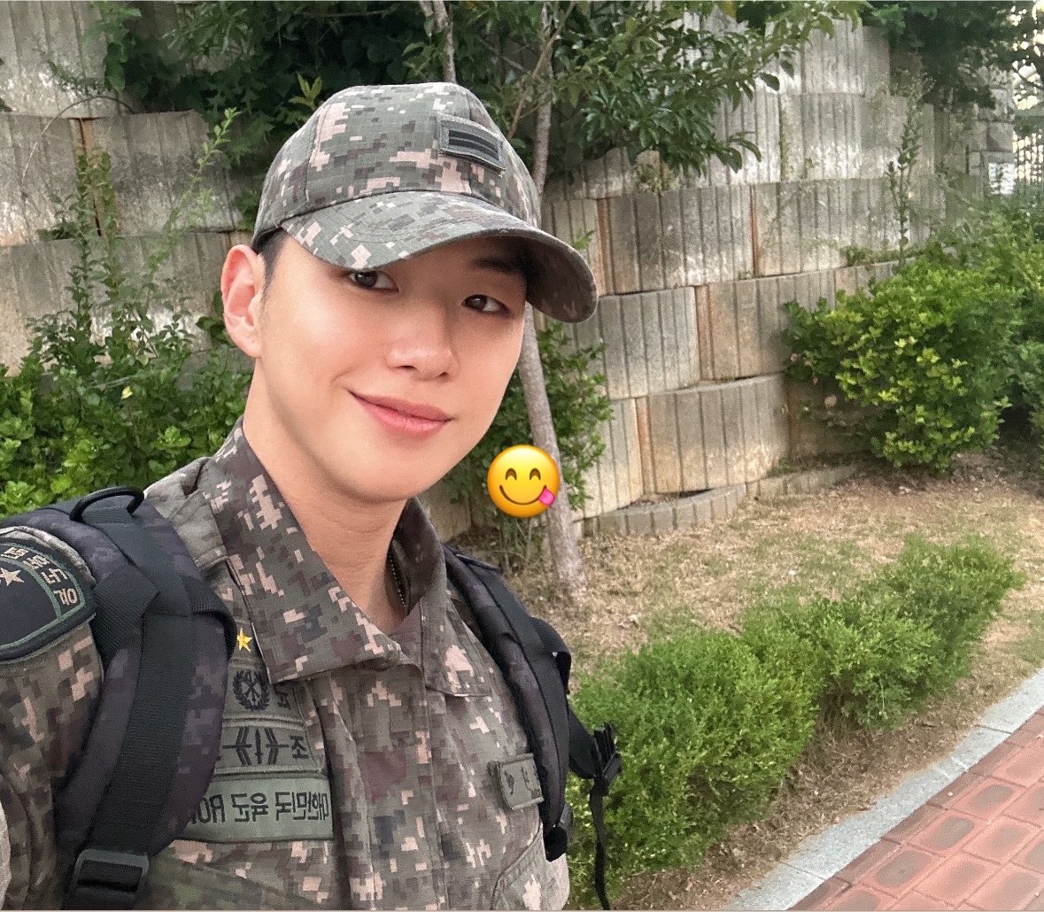 niellokitty1210's tweet photo. 제일 예쁜 마스터분대장 대회 챔피언 https://t.co/kd6viivIGV
