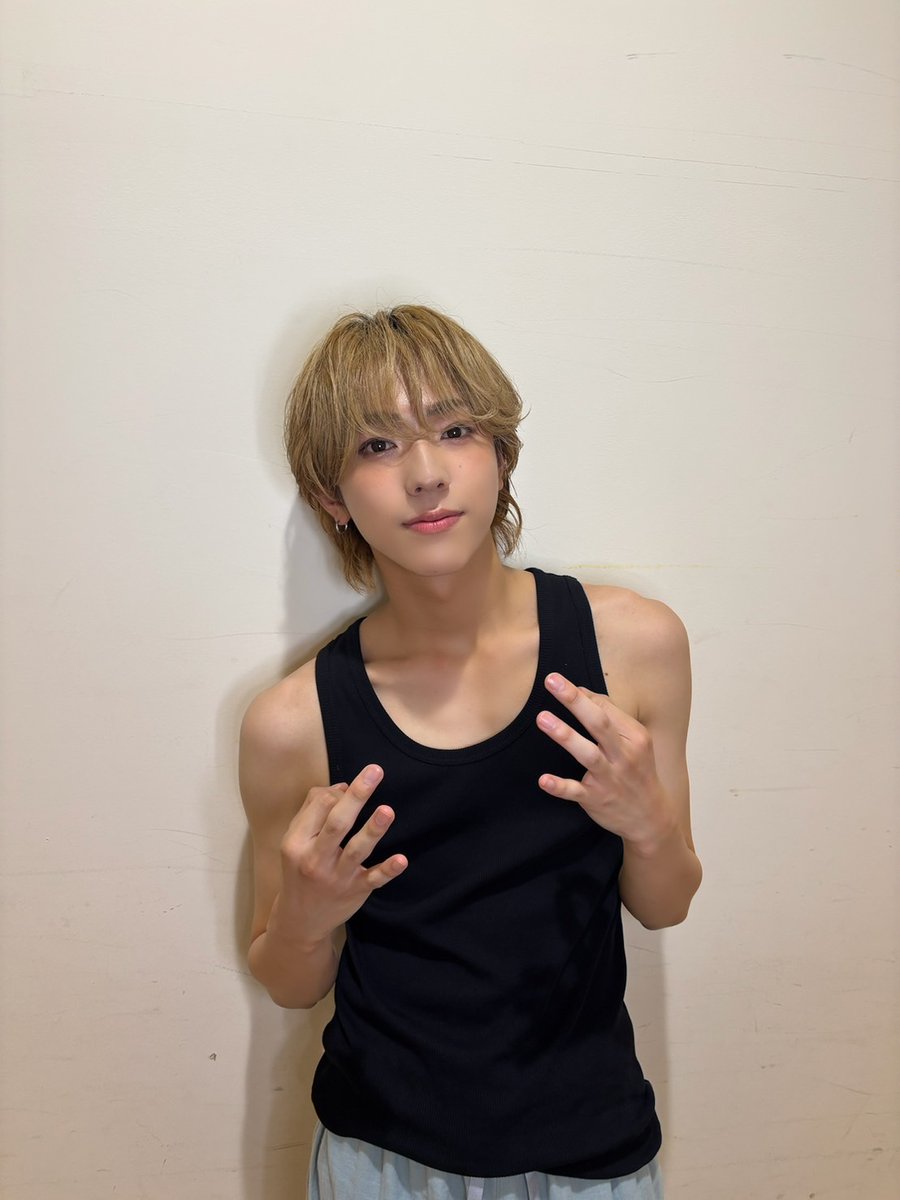 wildblue_ykme's tweet photo. [YUTO]

２日間リリイベ来てくれた方々ありがとうございました😭
皆んなと一緒に暑さを吹き飛ばすくらいのエネルギーで最高な時間でした！🔥
来週も楽しみだなぁ。

気をつけて帰ってねー！✨

#WILDBLUE #池田優斗 #YUTO https://t.co/iPoSzfs8AX