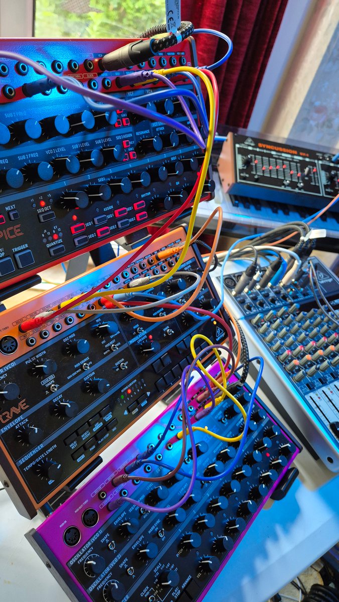 H2O_Soundscapes's tweet photo. THEY LIVE 👀 🤖 | H2Ø Lab Live
Not the movie. The synths. 😄
A tiny live glimpse into the H2Ø lab.
The machines are awake. 🎶
#H2Ø #Synthesizer #AnalogSynth #SynthJam #StudioLife https://t.co/UhMplda7Wv