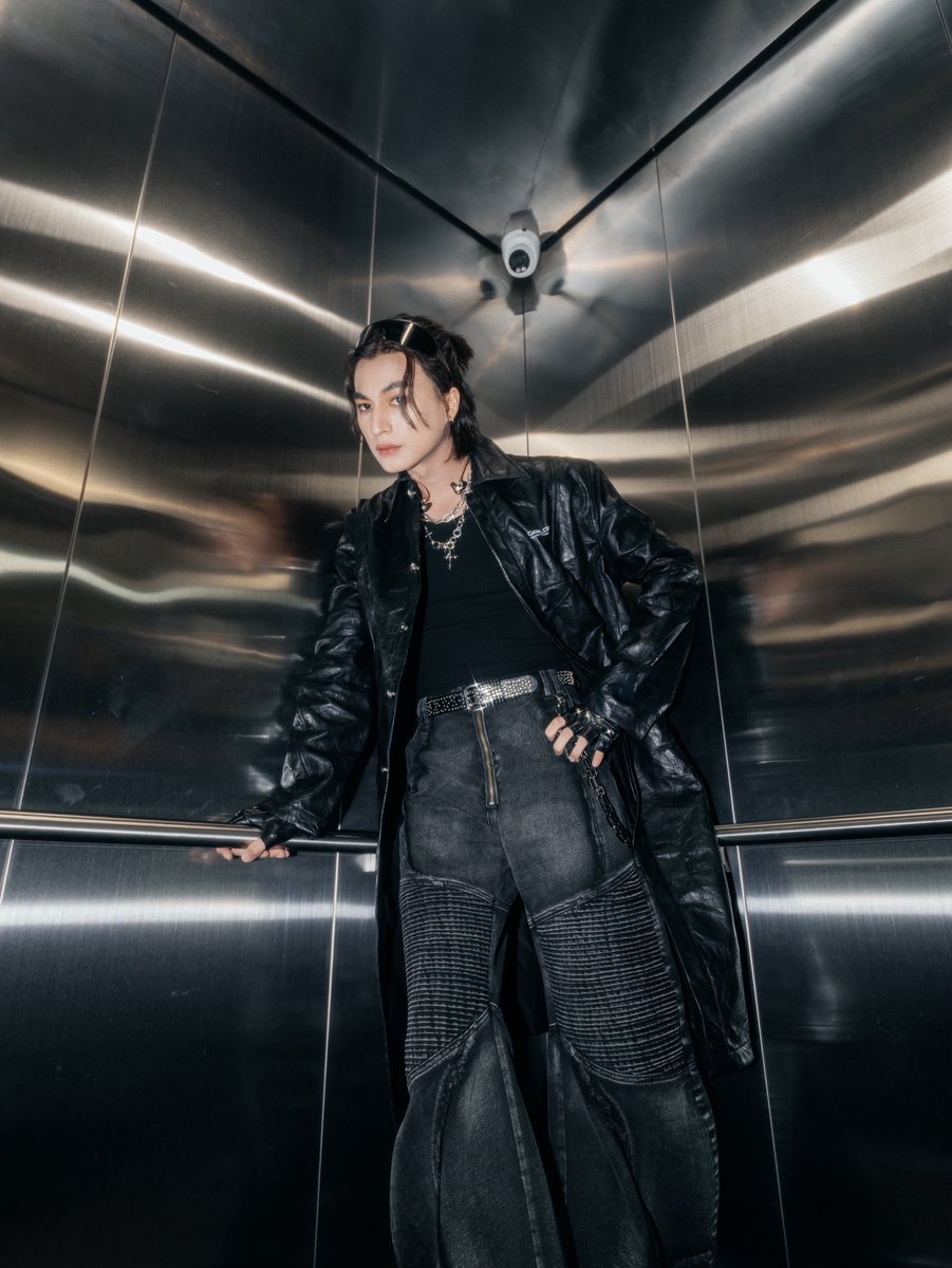tb_entofficial's tweet photo. กลัฟ คณาวุฒิ แขกรับเชิญของ JAY B ในงาน #2026tape_roots_bangkok ✨
เป็นอีกหนึ่งโมเมนต์ที่น่าจดจำ

GULF X JAYB CONCERT 
#TAPE_ROOTS_BANGKOK_DAY1
#TAPE_ROOTS_BANGKOK_DAY2
#JAYB #GulfKanawut https://t.co/NqRyOEcjzj