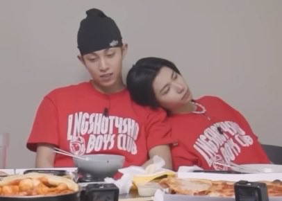 501jourdain's tweet photo. so cute how comfy louis looks every time he rests his head on ryul’s shoulder 🫠🩶 https://t.co/5qIVMfzIQp