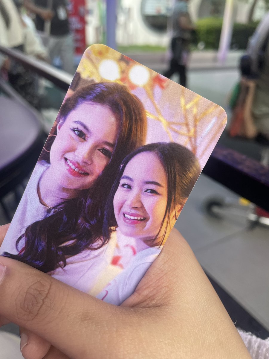 CaptainNiTalaa's tweet photo. Ito na ngani, babalik na sa pink and yellow😓 Sino ba mga nagpapailaw ng green kahapon ha😾 https://t.co/X2sYpzup2W