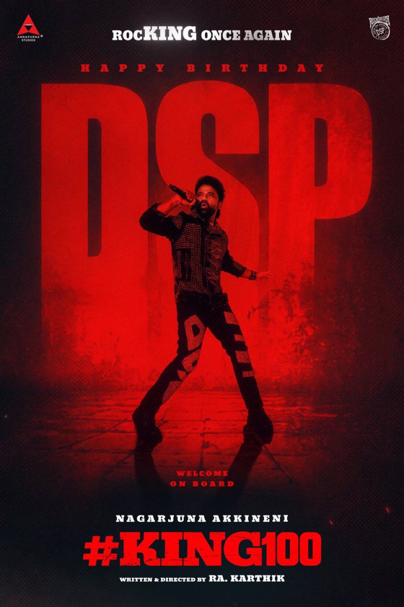 Telugu_Cult's tweet photo. From MANMADHUDU to MASS to KING... every time they joined forces, history was made💥🔥

​The iconic blockbuster combo of King @iamnagarjuna & Rockstar @ThisIsDSP is BACK to set the screens on fire once again❤️‍🔥

​Welcoming Rockstar #DeviSriPrasad on board for #KING100 👑

​Wishing the powerhouse of energy, a very Happy Birthday⚡️♥️

#HappyBirthdayDSP
​@Rakarthik_dir @AnnapurnaStdios