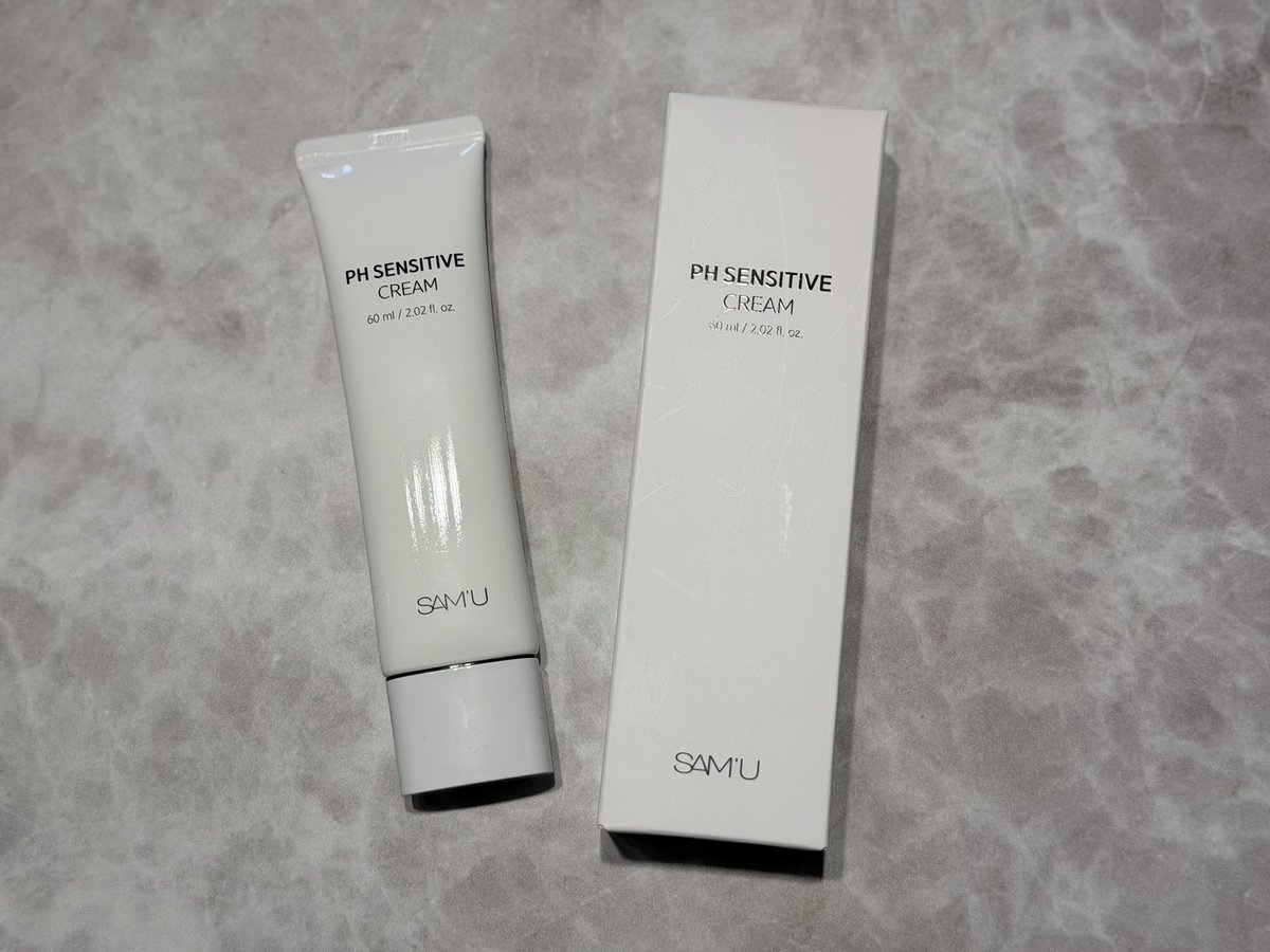 asukasml2's tweet photo. 【 #PR 】SAM'U様から製品をいただきました。（ちゃんと受取完了しました。お手数お掛けしました🙇🏻‍♀️）
ひとつめはPHセンシティブクリーム。スクワランやセラミドが配合されていて、軽やかになじむのにしっとり保湿してくれる。ﾌﾛｰﾗﾙﾌﾙｰﾃｨｰの香りに癒されます💐🤍 https://t.co/MwKFK4Zy6u