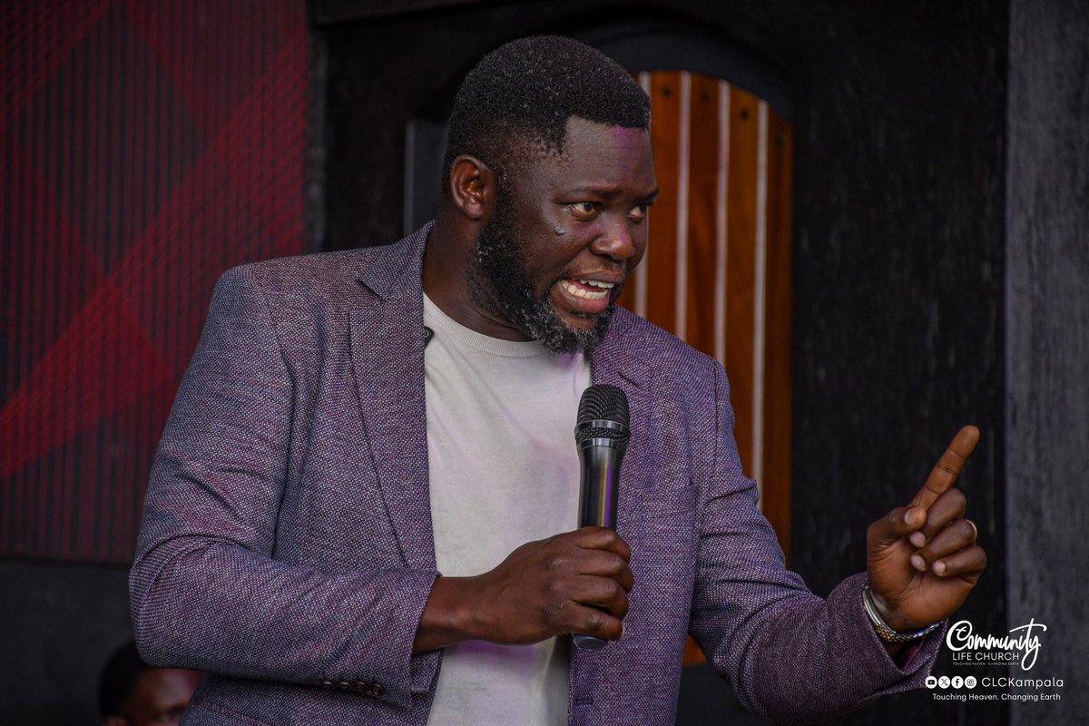 CLCKampala's tweet photo. Thread 1/2

“No seed that is not planted can ever grow, you can’t be planted and uprooted and you expect growth”

~ Pr. Julius Rwotlonyo , Lead Pastor @watotochurch 

#CLCKampala #Thanksgiving https://t.co/GmJw4JpLUj