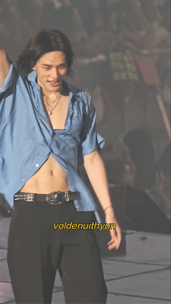 CLEMlROH's tweet photo. seen so much hyunjin tummy this past week
#bestweekofmylife #neverkillyourself https://t.co/ZNn82S6MdY