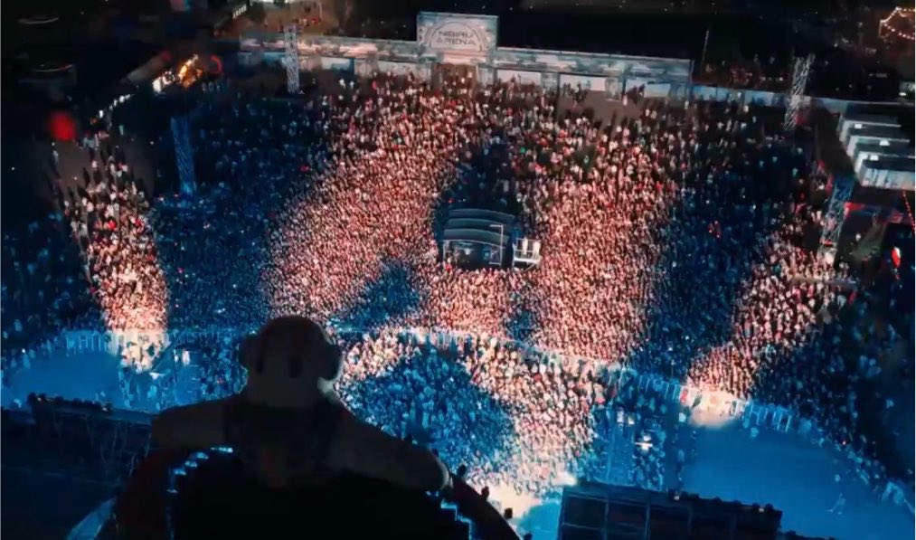 xoalsox_base's tweet photo. The crowd at #TAEMIN’s set at K-pop Days Nibiru, Romania 2026. https://t.co/ZyZSMazYXX