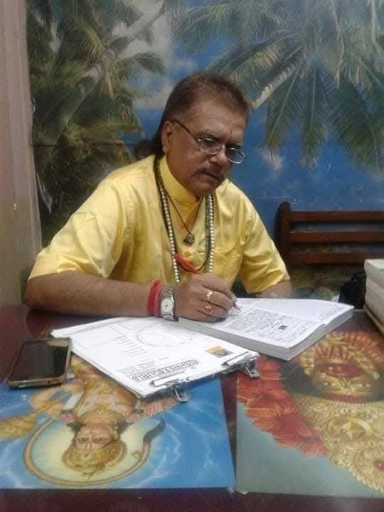 astro_khanna's tweet photo. ॐ गं गणपतए नमः 
***
सोमवार को सुबह 11:00 बजे से लेकर 3:30 तक, नक्षत्रों के आधार पर ( निशुल्क ) सिर्फ एक प्रश्न का उत्तर जानने हेतु
98314-38389 पर फोन के माध्यम से संपर्क कर सकते हैं।
अपना तथा माता श्री का नाम अवश्य बताएं। 
***
पोस्ट परआगमन हेतु बहुत-बहुत धन्यवाद।
⭐⭐⭐ https://t.co/aKwUXQ1bxz