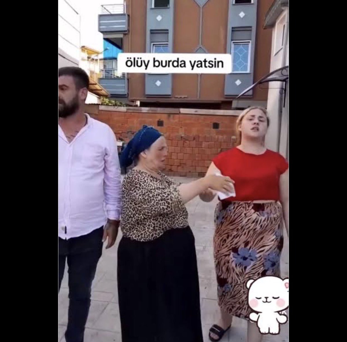 bacchussore's tweet photo. ayrılık mesajını görür görmez bürüneceğimiz kişilik https://t.co/H1im26H27N