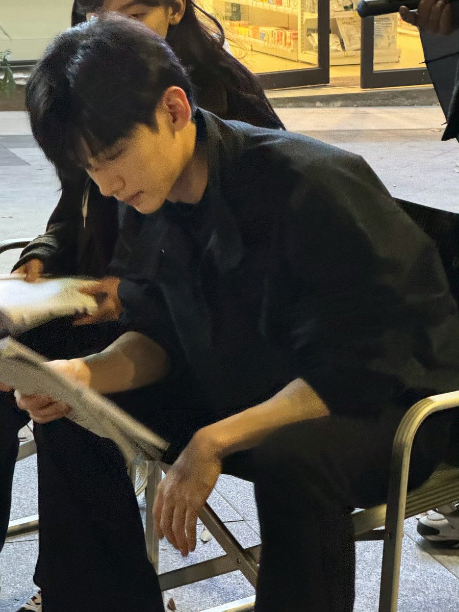 babo_ya__'s tweet photo. 대본 보는 백경정 너무 조으네...... https://t.co/8pOM6K8iOr