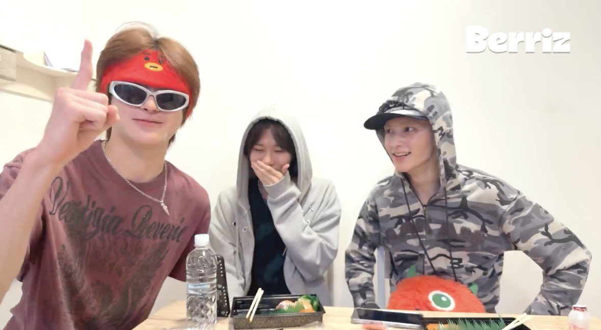 hw_____15's tweet photo. 何してんのずっと☝🏻😎wwww

#AEN #カイラ #ハル #ジュンソ https://t.co/xzB7HzoGfF