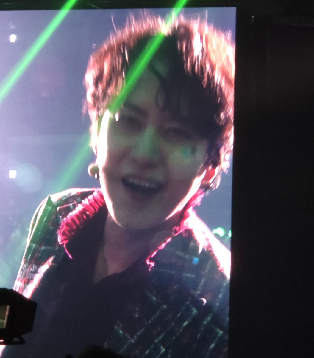 urahuu_03's tweet photo. 쟈크 아니고 그냥 아이돌 https://t.co/1BzKlYjLKO
