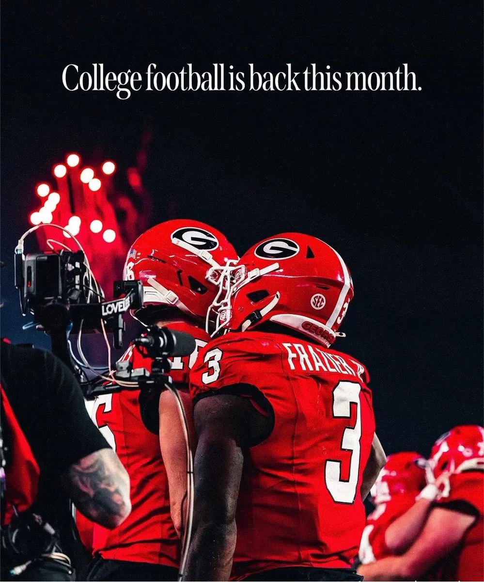 VDBagain's tweet photo. Welcome back, college football. https://t.co/RdjuWK7e5Y