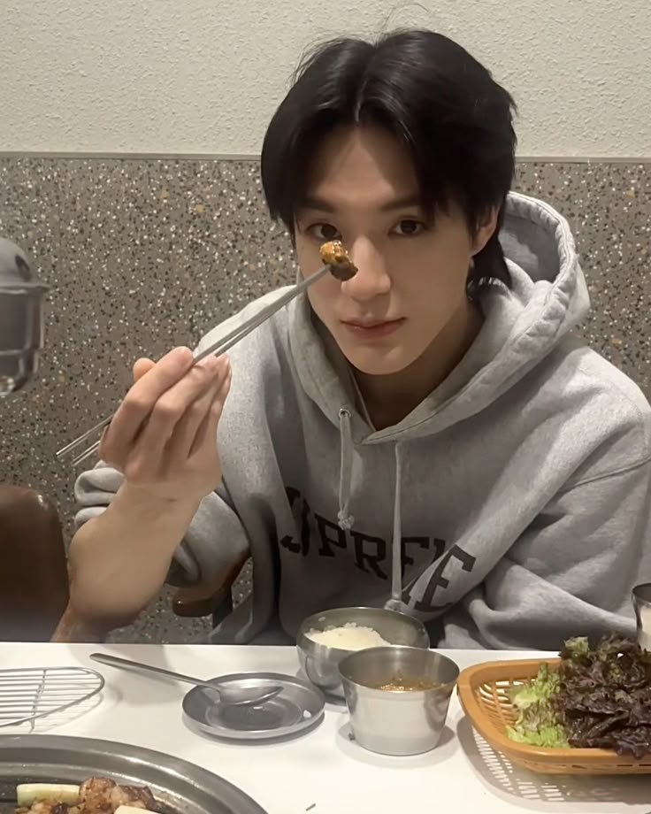 Noctjenoo's tweet photo. Happy sunday😁😁 https://t.co/Y7ON05iDsg