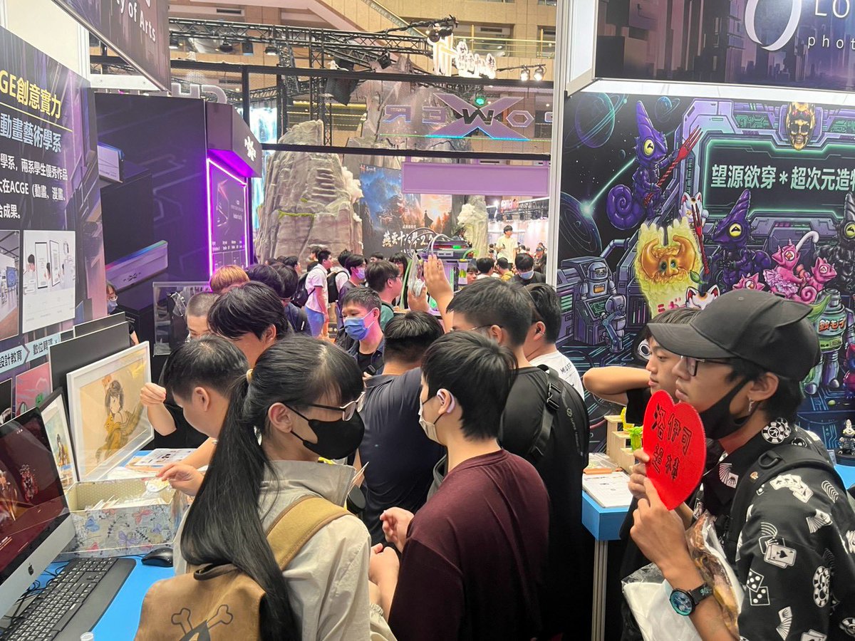 SINMO00's tweet photo. 【 弦墨 SINMO × 洛伊可 Royco 】《INTERMEZZO》企劃圓滿落幕！

感謝洛伊可 為大家帶來一個無比歡樂的下午！特別感謝 Coser 的鼎力相助，以及兩位演奏者們 

當然，最感謝所有到場支持的大家，有您們的熱情參與，才讓現場氣氛嗨到最高點！
🙏 最後，感謝「媽祖」洛伊可賞我們壽桃吃，平安又圓滿！🍑 https://t.co/EQCtF2afa8