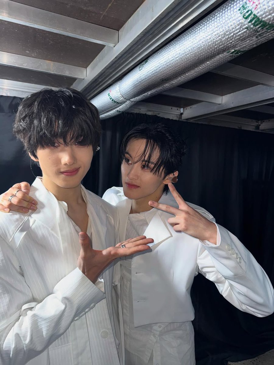 BABYJISUNG_TH's tweet photo. สุขสันต์วันเกิดพี่มาร์คนะคะ 🥳🎂

ขอให้เส้นทางใหม่นับจากนี้เต็มไปด้วยความสุข มีแต่คนที่คอยซัพพอร์ตและมอบความรักให้พี่มาร์คตลอดเส้นทาง ขอให้ทุกอย่างเป็นการเริ่มต้นใหม่ที่ดี และขอให้ปีนี้เป็นปีที่ดีสำหรับพี่มาร์คนะคะ 🤍

#오랜내여름민형아생일축하해
#AlwayswithMarkLee https://t.co/qmxy3Pxz1P