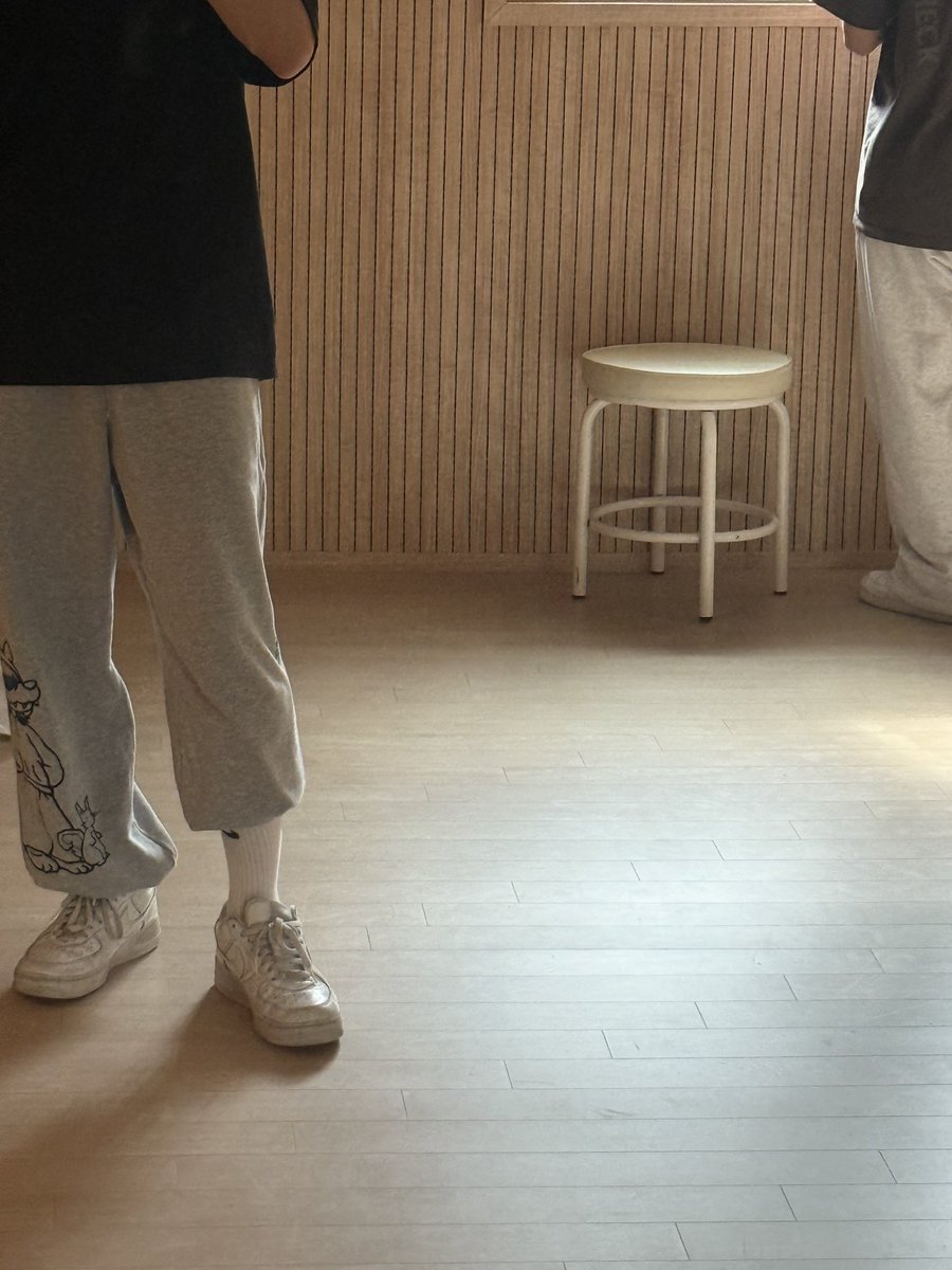 B_Light11's tweet photo. 🫧 Huijun: Not immediately, but we'll see it within this year
#MCND practice, record regularly &amp; even got their hair done, but Keje said the comeback plan changed due to "internal reasons..."
Well, timing is so off with TM, but I enjoy this relaxing waiting time with MCND too😚💎 https://t.co/kaF3YbqD6W